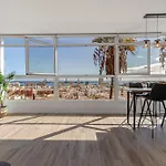 Urban Elegance View Pool דירה