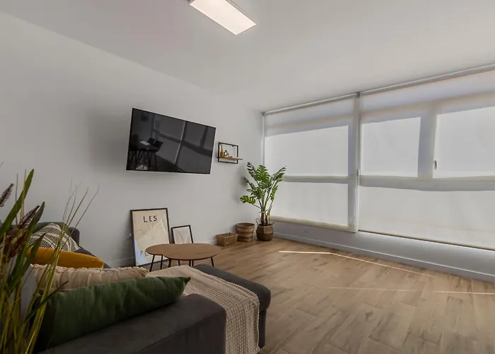 Urban Elegance View Pool Apartment *