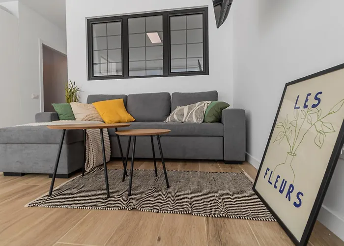 Urban Elegance View Pool Apartment *