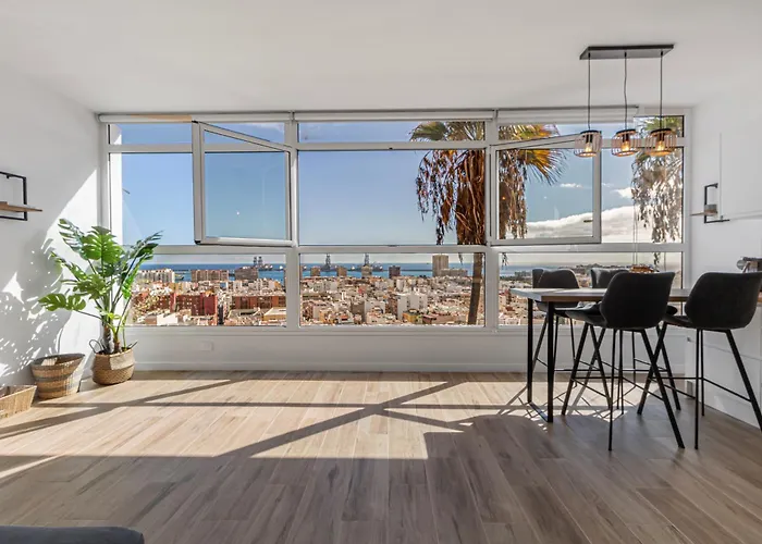 Urban Elegance View Pool Apartment